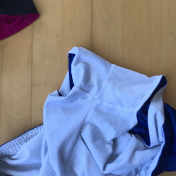 2 running shorts M nylons draw string reversible - Picture 4 of 5